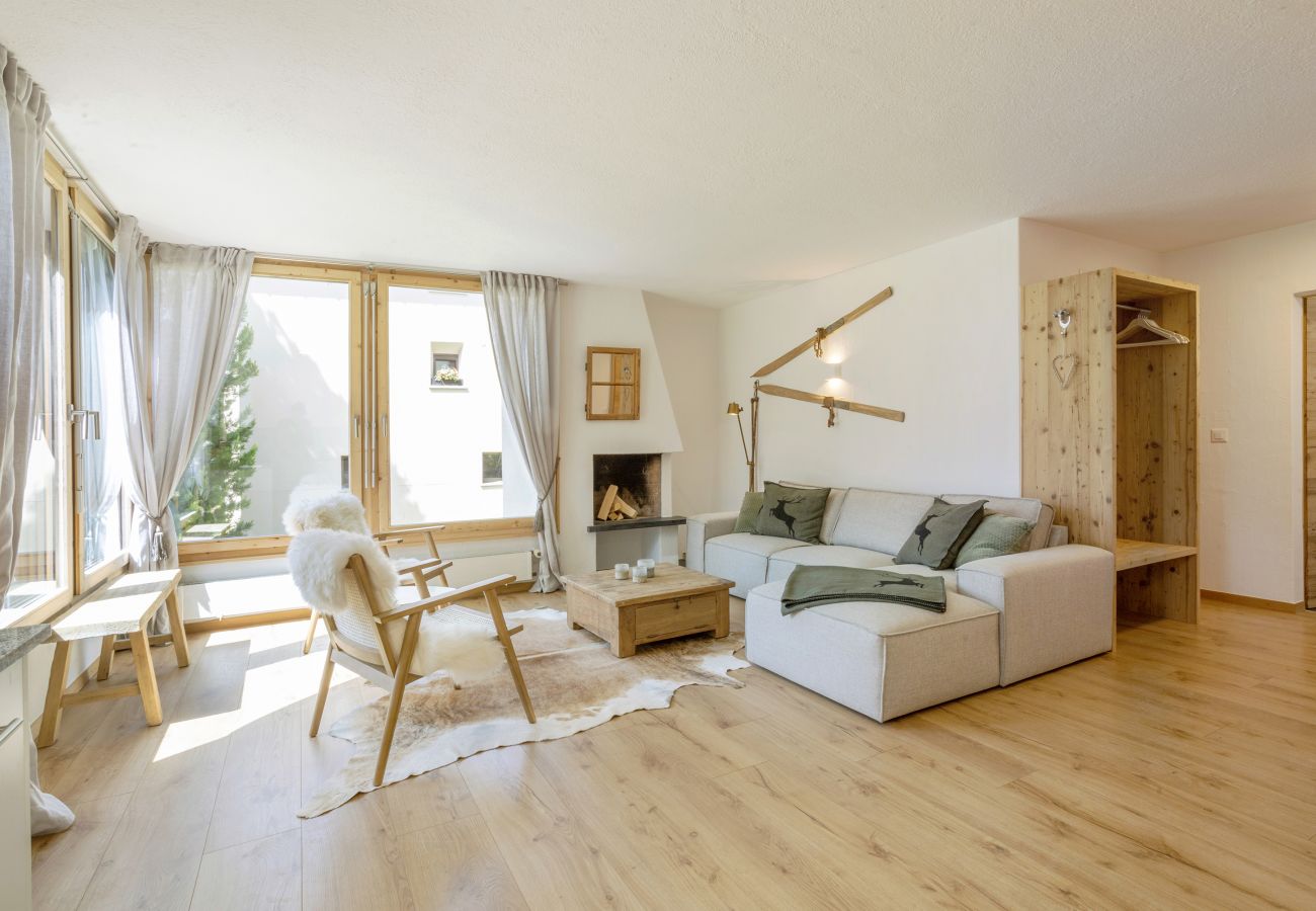 Apartment in La Punt-Chamues-ch - Chesa Carina 3 - Spacious apartment with cheminée and mountain view