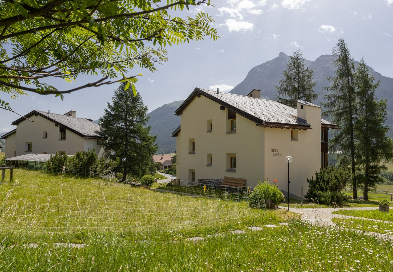 Apartment in La Punt-Chamues-ch - Chesa Carina 3 - Spacious apartment with cheminée and mountain view