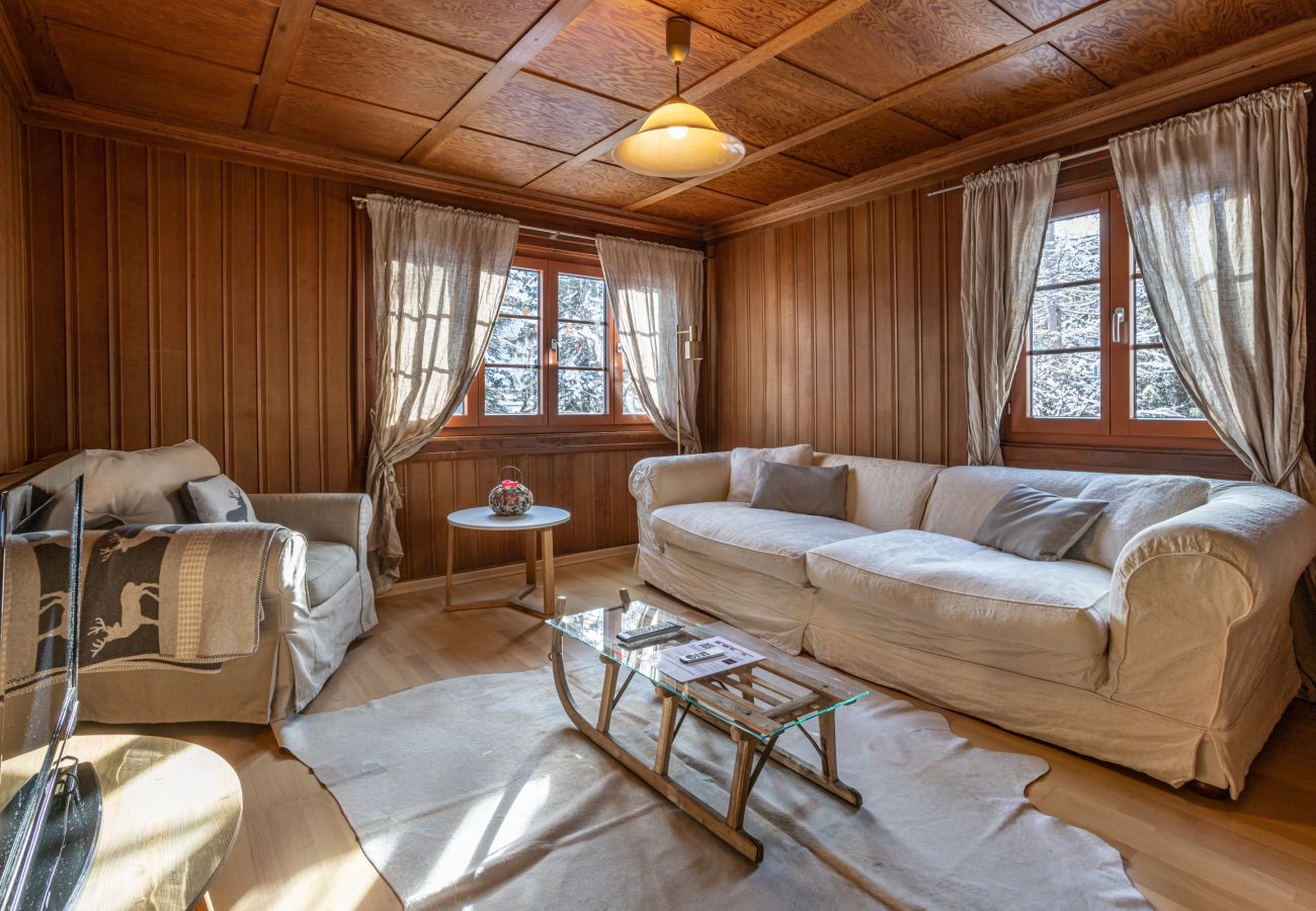 Apartment in Celerina/Schlarigna - Chesa Soldanella OG - Cosy flat in the wooden chalet near the mountain railways and ski slopes