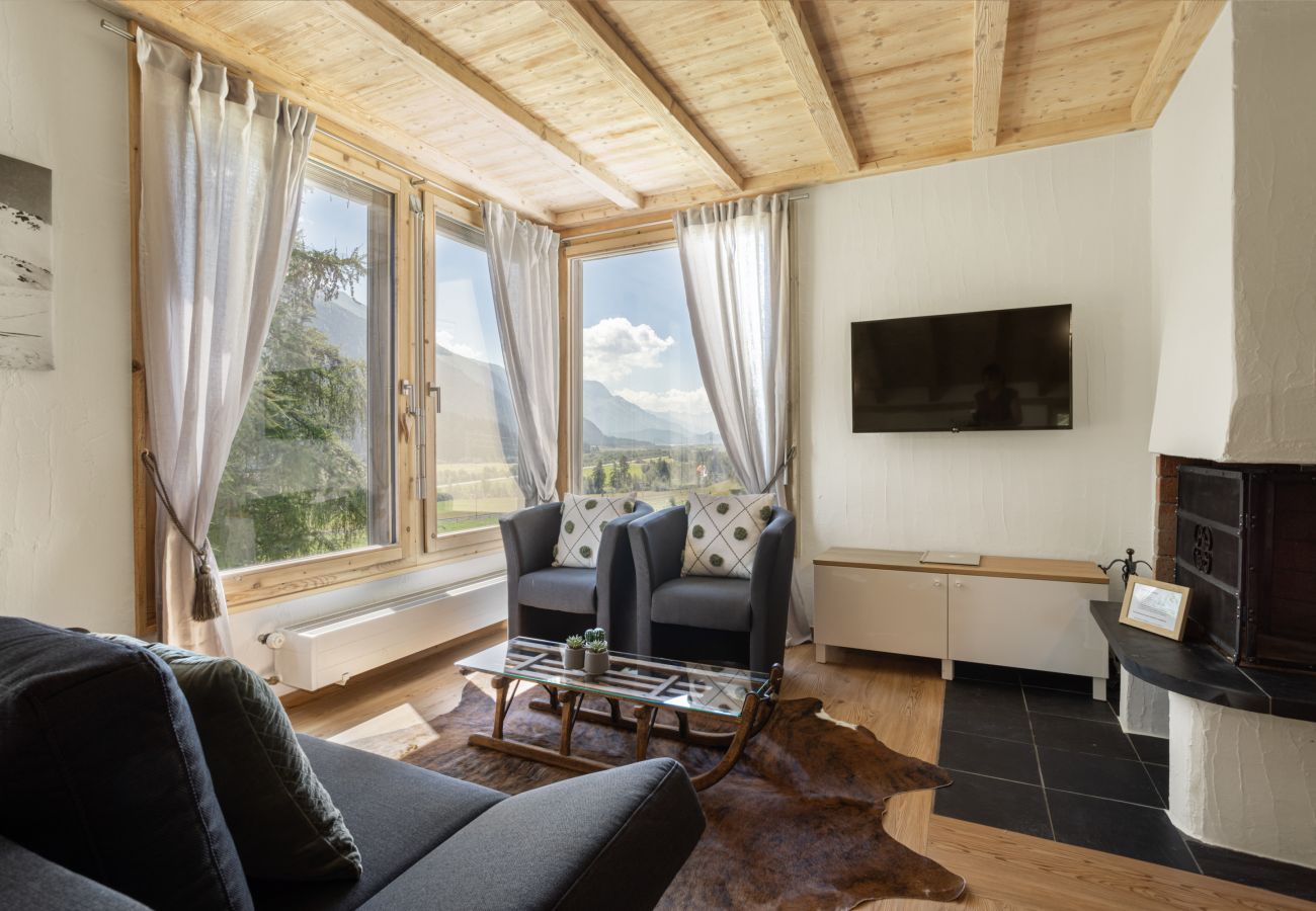 Apartment in La Punt-Chamues-ch - Chesa Carina 4 - Coazy attic apartment in wooden stile with mountain view