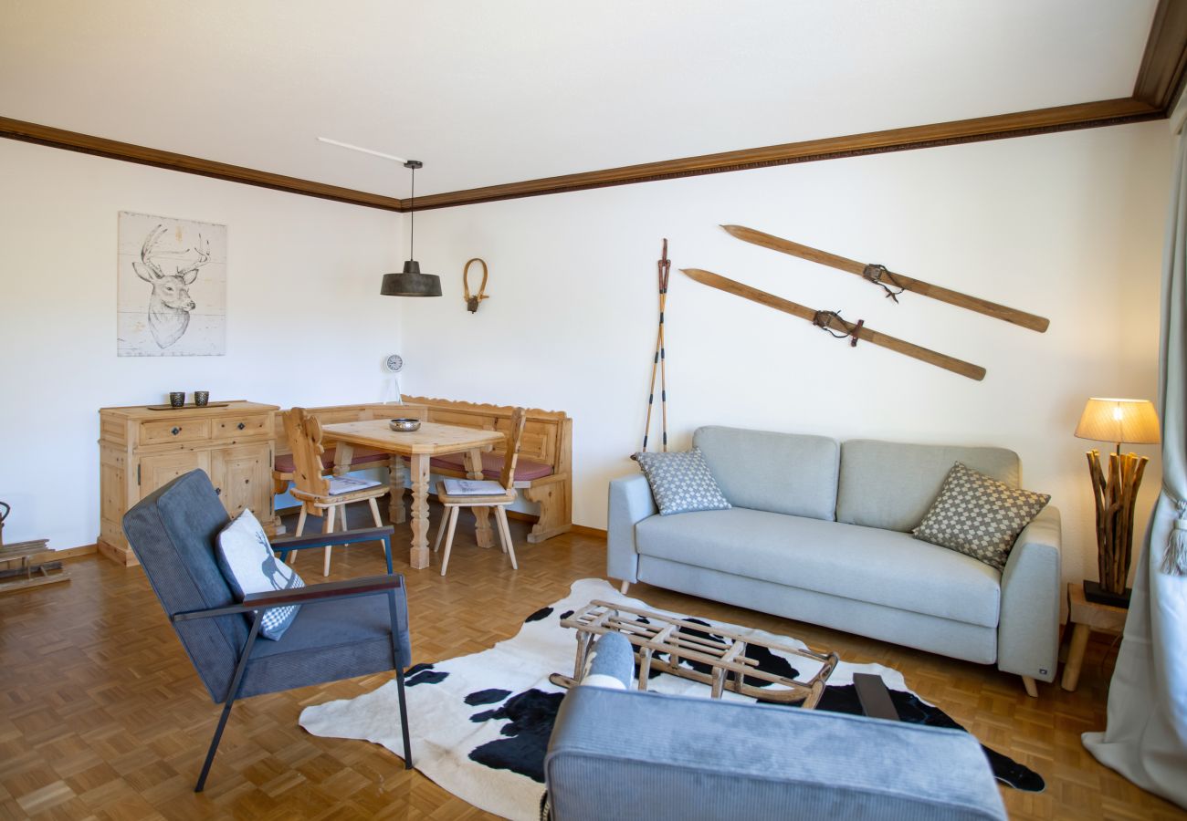 Ferienwohnung in St. Moritz - Chesa Daniela 13B - Zentral gelegene stylische Wohnung direkt beim St. Mortizer See