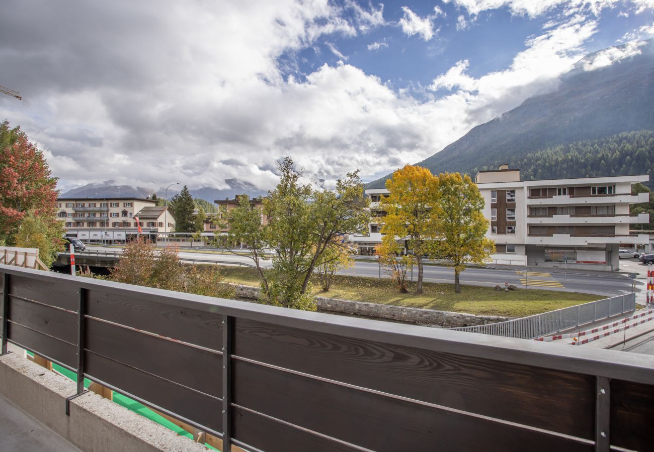 Ferienwohnung in St. Moritz - Chesa du Lac 2 - Grosse Familienwohnung mit guter Verkehrsanbindung
